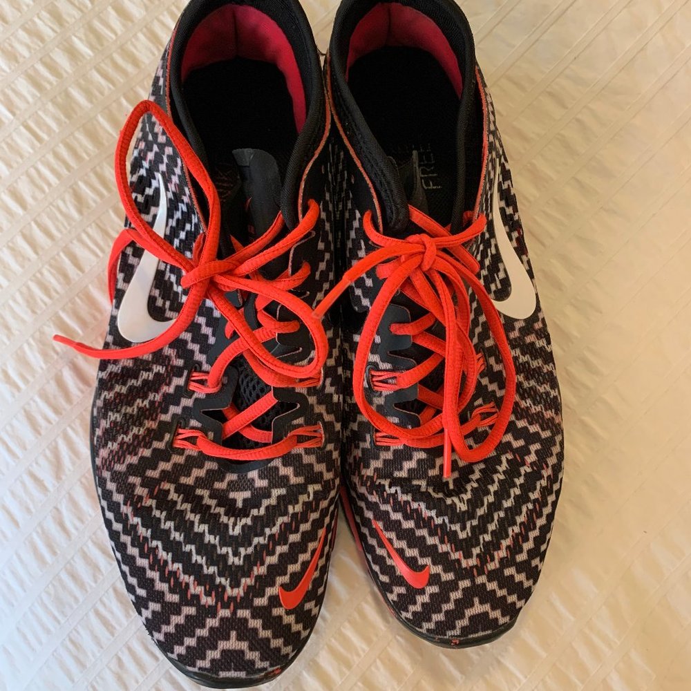 Nike Flyknit Running Shoes Size 11